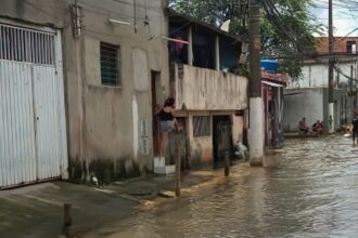 chuvas-em-sp:-guarda-reprime-moradores-que-buscavam-auxilio-municipal