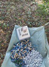 policia-encontra-tonel-enterrado-com-mais-de-800-pinos-de-cocaina-em-area-de-mata-em-campos